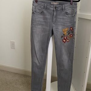 Embroidered skinny jeans